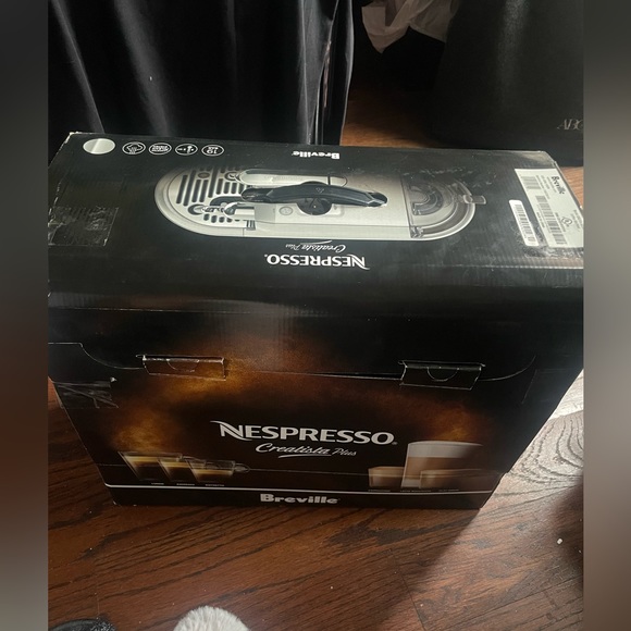 Breville Nespresso Creatista Plus - Picture 2 of 6